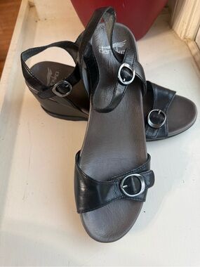 Dansko  Women's Leather Buckle Wedge Sandals size 8.5 (39)